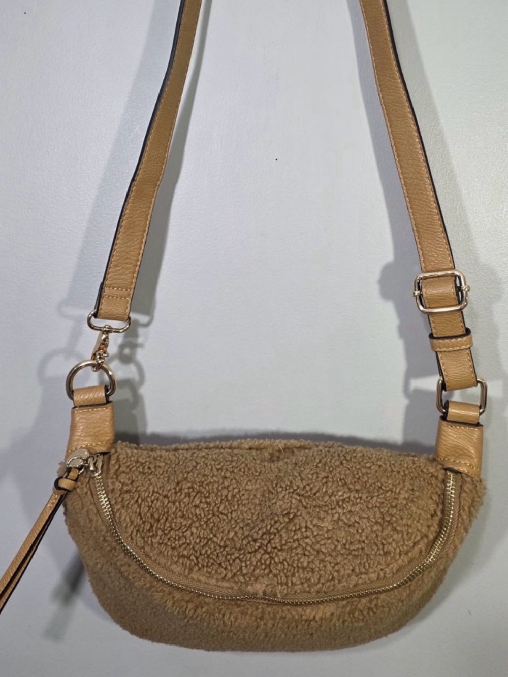 POPPY & PEONIES The Sidekick Brown Camel Teddy Sherpa Crossbody Purse - Picture 5 of 12